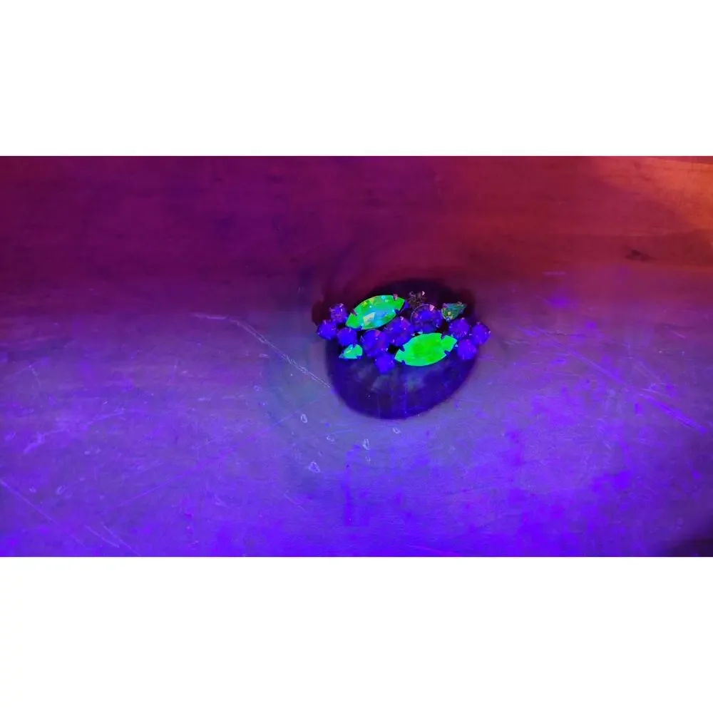 Beautiful Uranium Glass Brooch Vintage - Picture 6 of 8